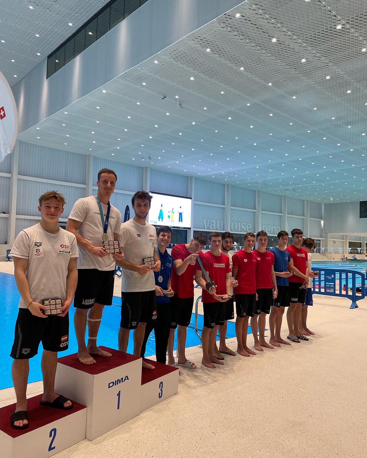 52656260032 54c797b1e0 h