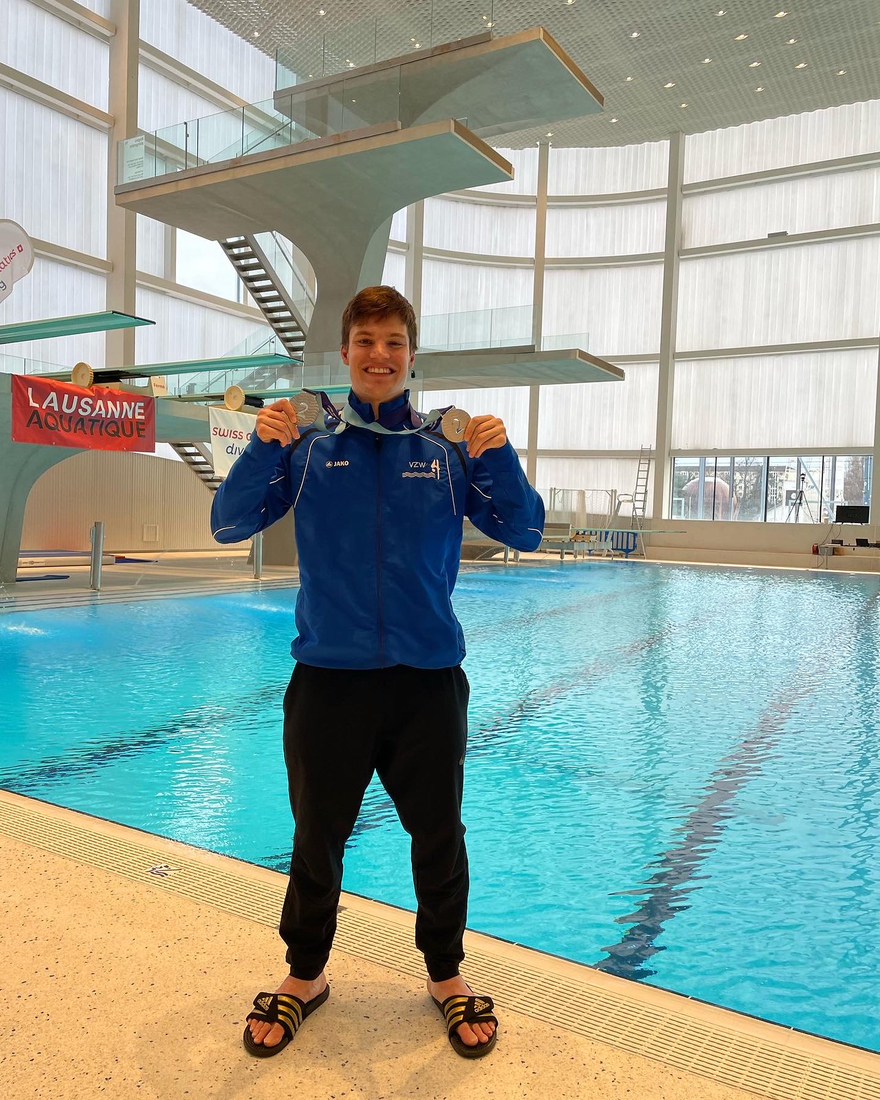 52656744391 a40ec03d5c h